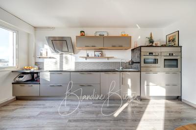 Appartement - 96 m² - 5 pièces