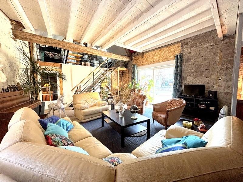 Maison - 218 m² - 5 pièces