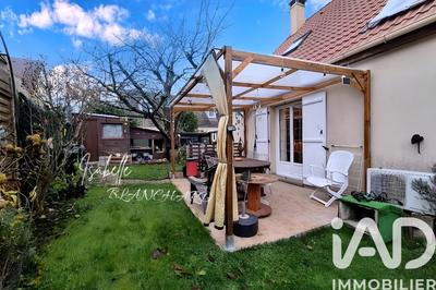 Maison - 90 m² - 5 pièces