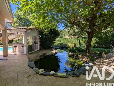 Maison - 263 m² - 9 pièces