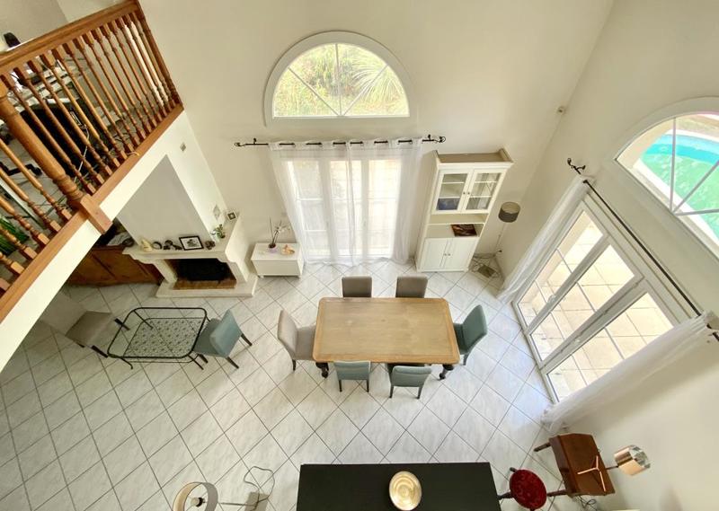 Maison - 200 m² - 7 pièces