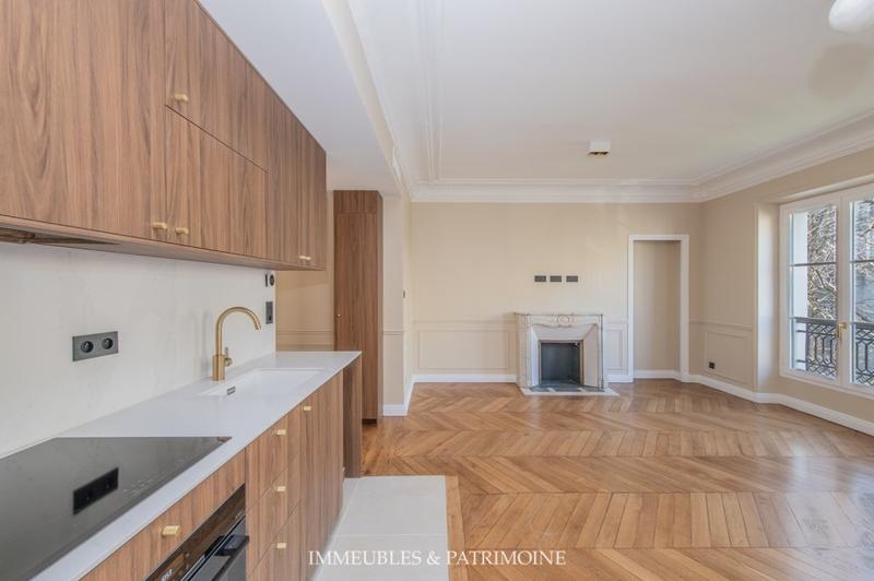 Immeuble - 70 m² - 3 pièces