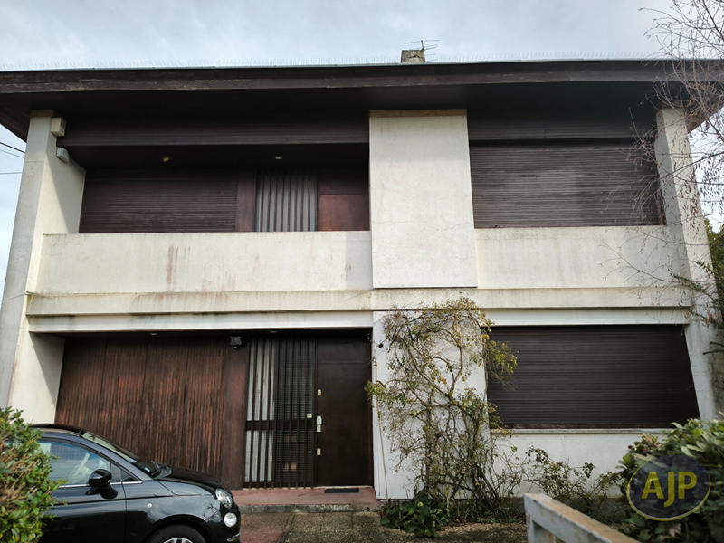 Maison - 180 m² - 6 pièces