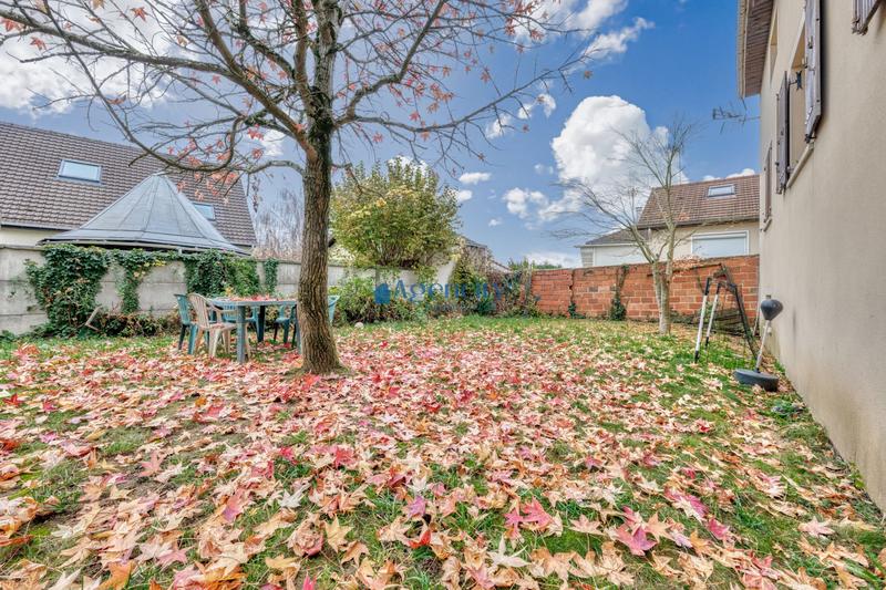 Maison - 178 m² - 8 pièces