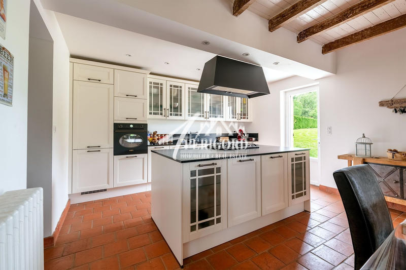 Maison ancienne - 173 m² - 8 pièces