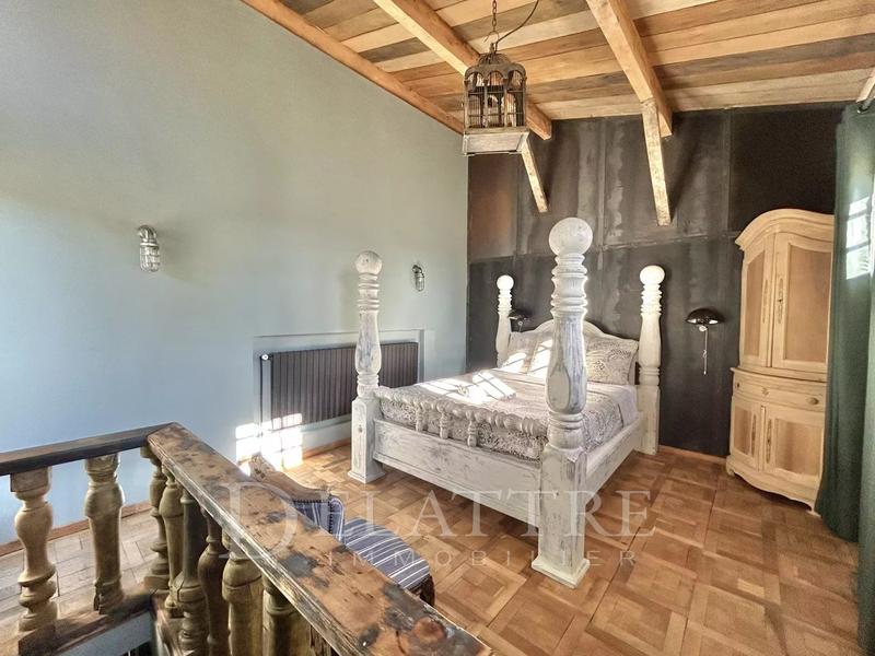 Villa - 230 m² - 10 pièces