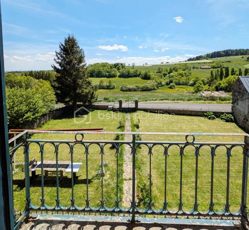 Propriété - 210 m² - 5 pièces