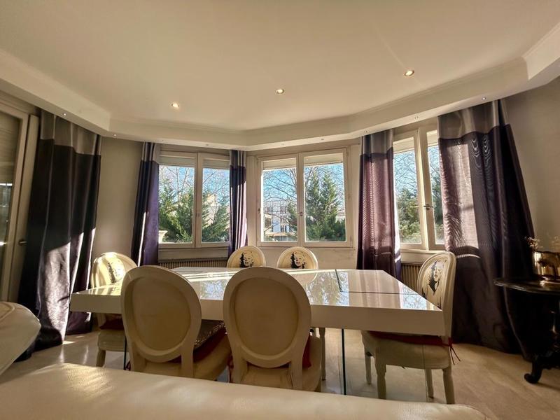 Villa - 180 m² - 6 pièces