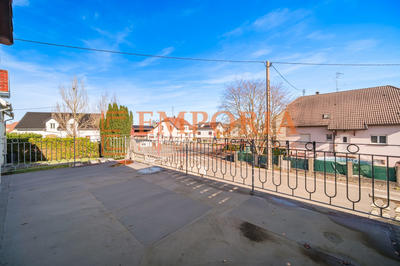 Maison - 220 m² - 6 pièces