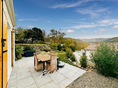 Maison - 87 m² - 4 pièces