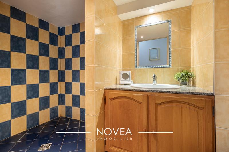 Maison - 270 m² - 5 pièces