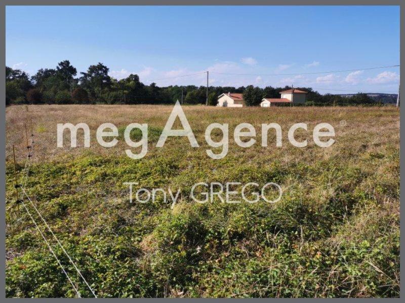 Terrain constructible - 2 500 m²