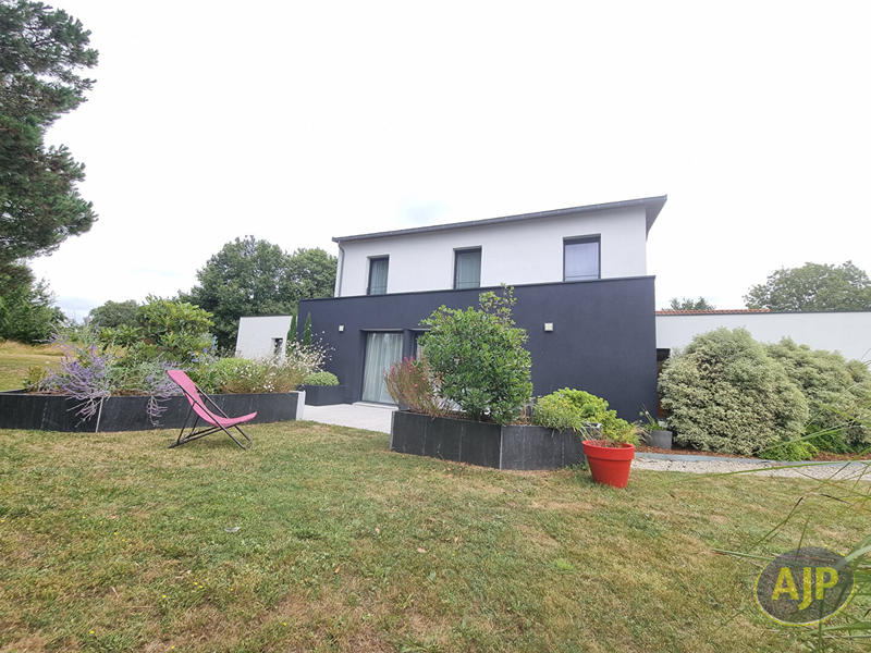 Maison - 155 m² - 6 pièces