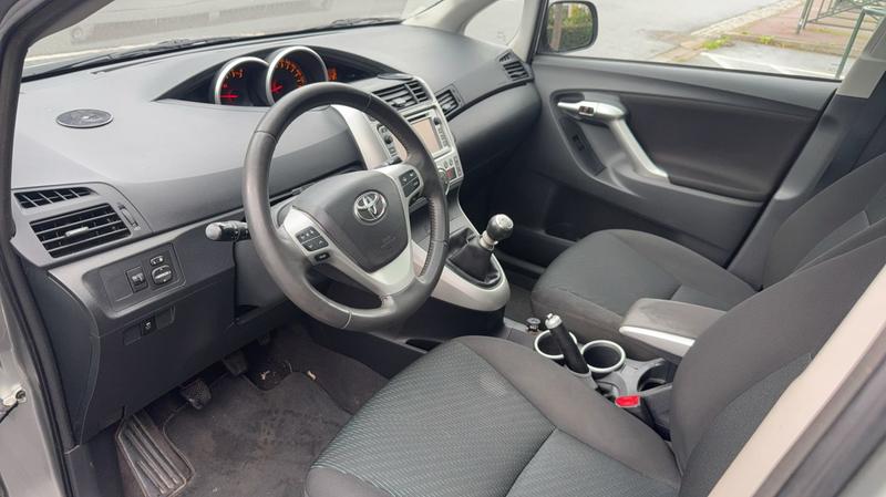 Toyota Verso 2.0 d-4d 126 Skyview Connect