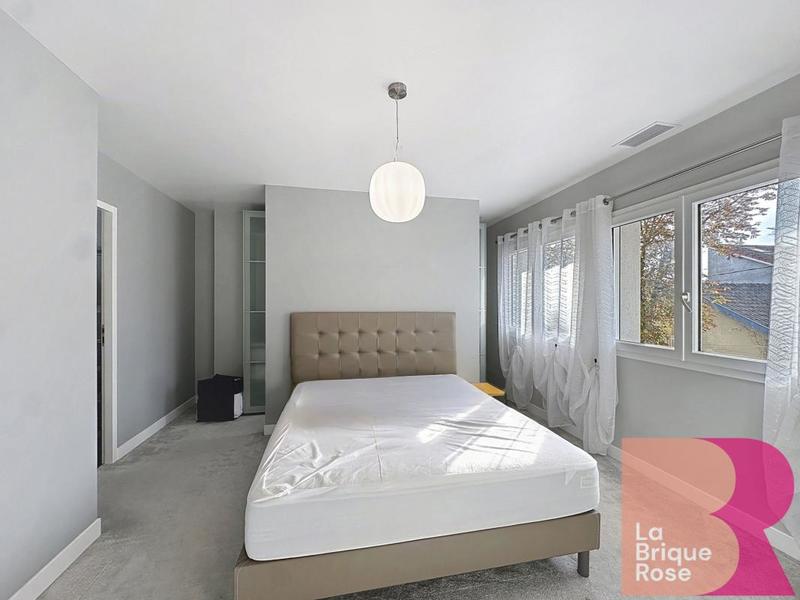 Maison - 200 m² - 9 pièces