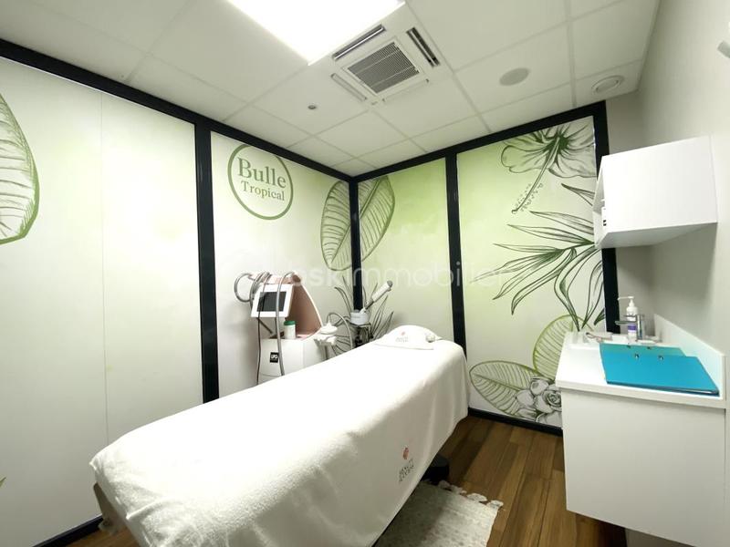 Beauté / Bien-être - 130 m²