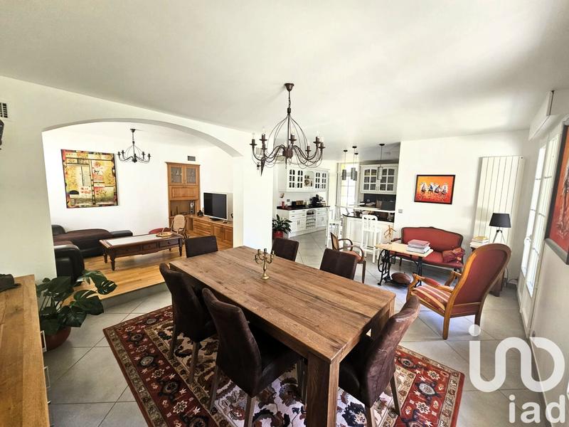 Maison - 185 m² - 9 pièces