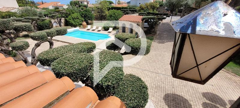 Demeure - 259 m² - 11 pièces