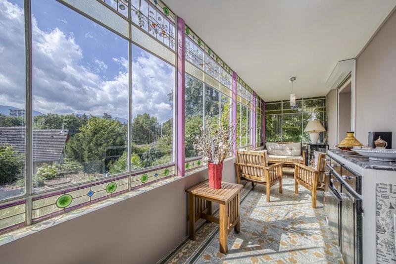 Maison - 251 m² - 10 pièces