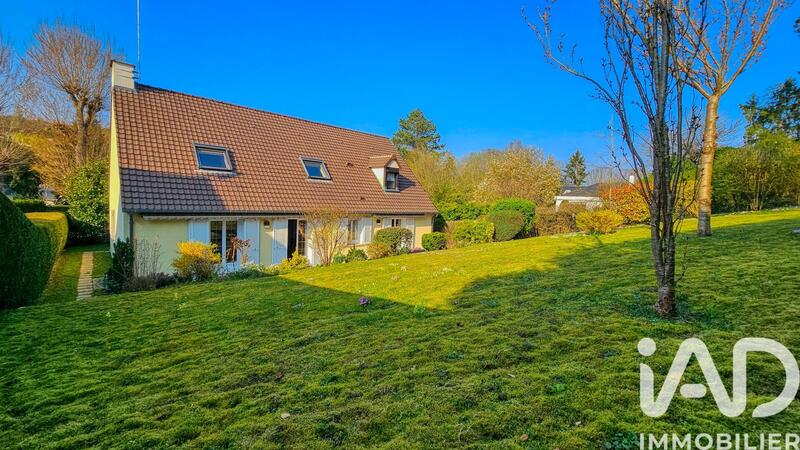 Maison - 210 m² - 8 pièces