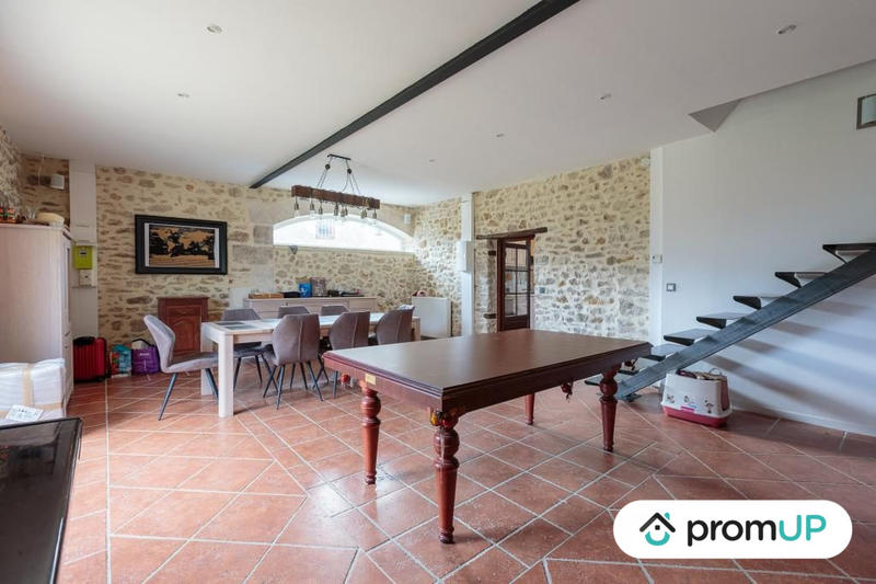 Maison ancienne - 210 m² - 8 pièces