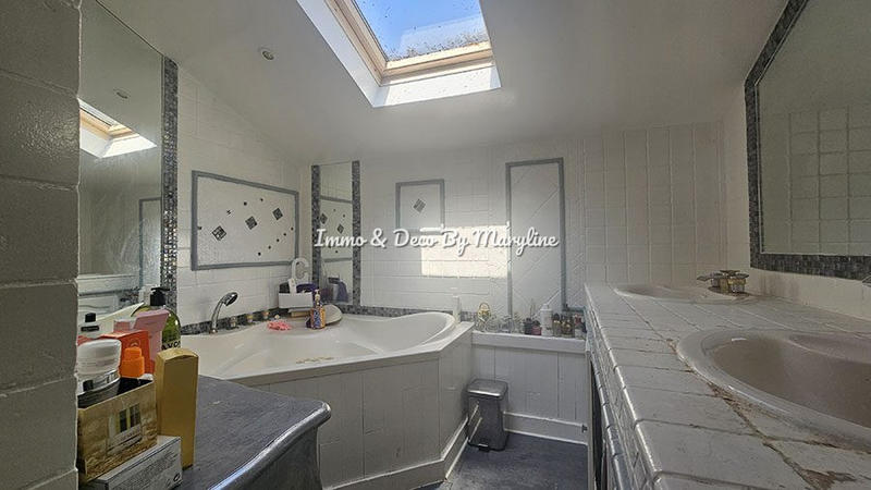 Loft - 225 m² - 6 pièces