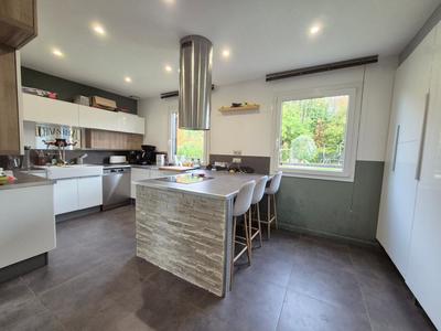 Maison - 140 m² - 6 pièces