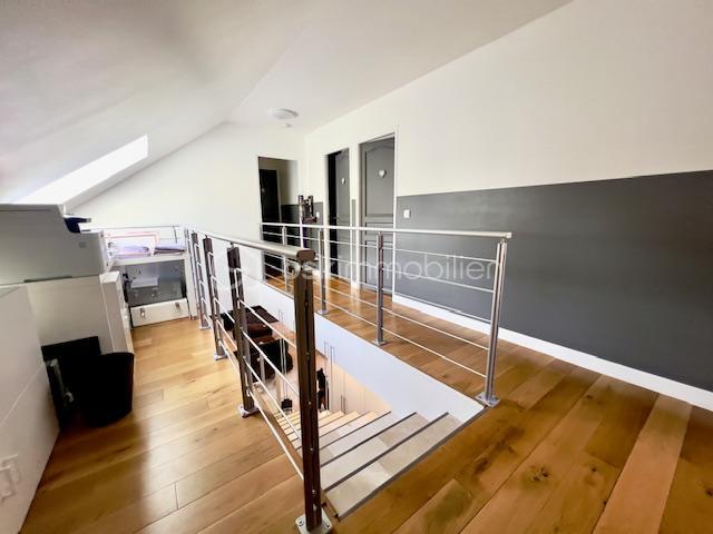 Maison - 200 m² - 8 pièces