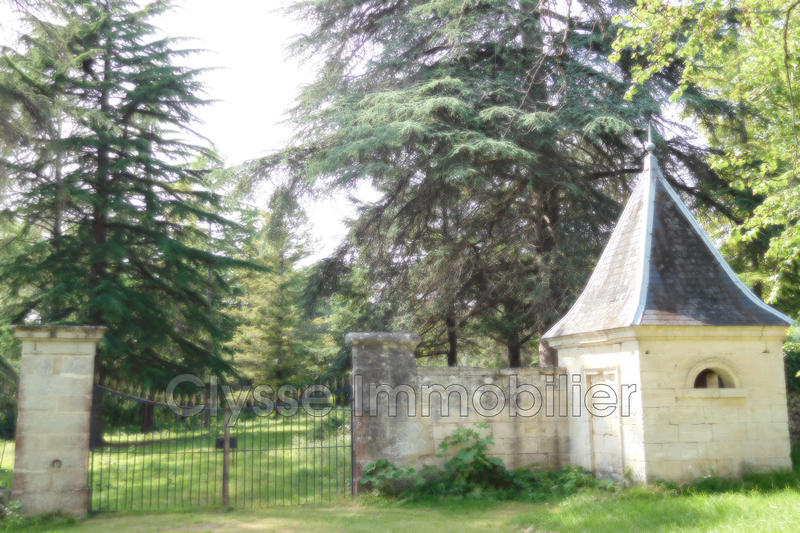 Maison - 820 m² - 18 pièces