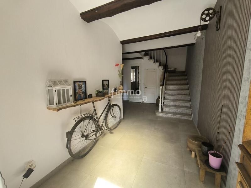 Propriété - 260 m² - 9 pièces