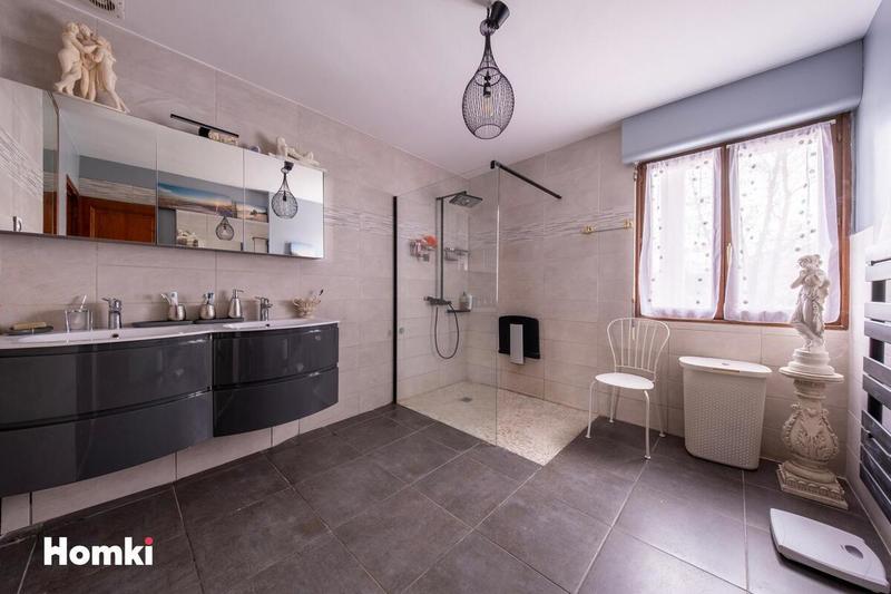 Maison d'architecte - 234 m² - 9 pièces