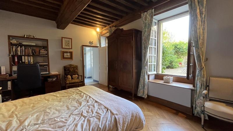 Maison - 340 m² - 9 pièces