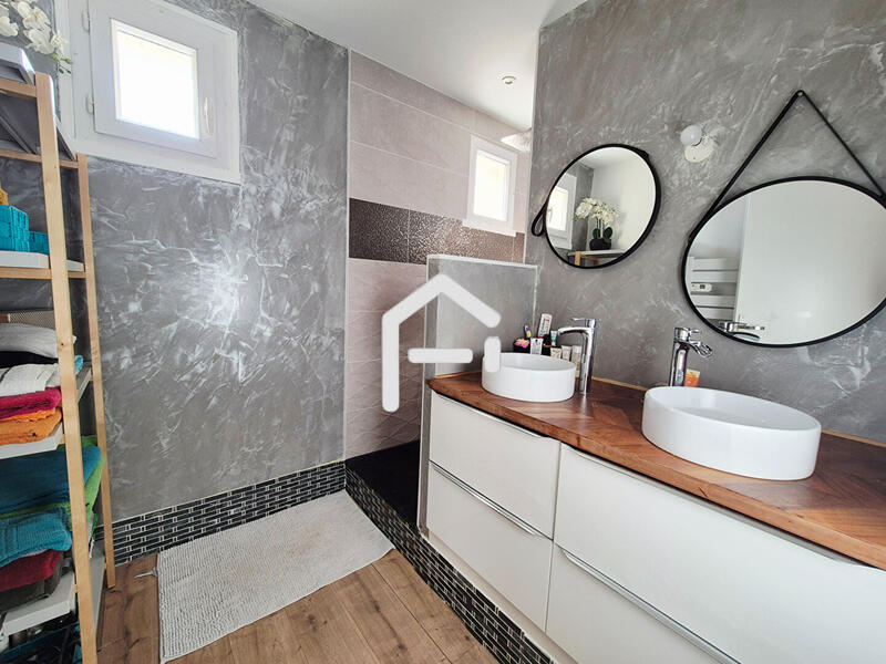 Maison - 94 m² - 4 pièces