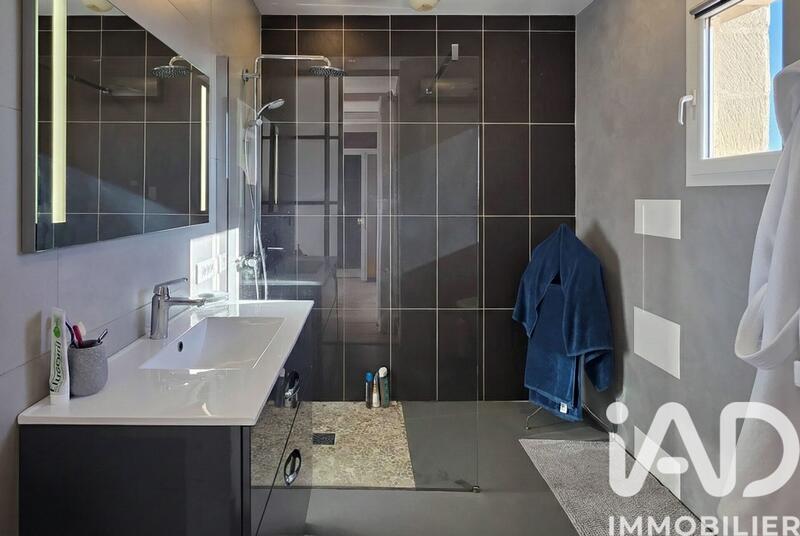 Maison - 182 m² - 7 pièces