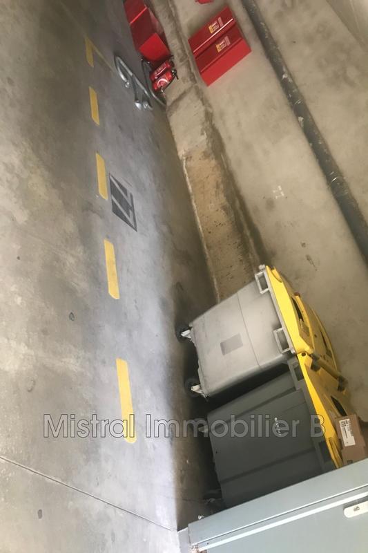 Parking / Garage - 9 m²