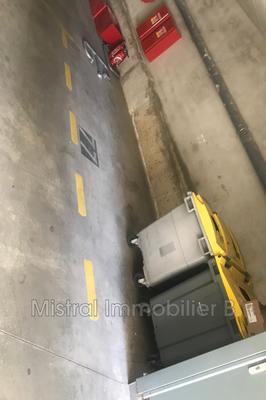 Parking / Garage - 9 m²