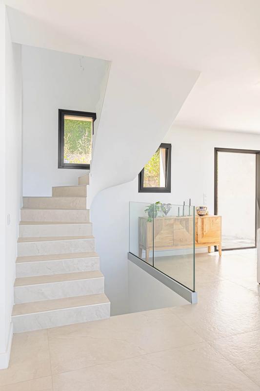 Maison - 375 m² - 10 pièces