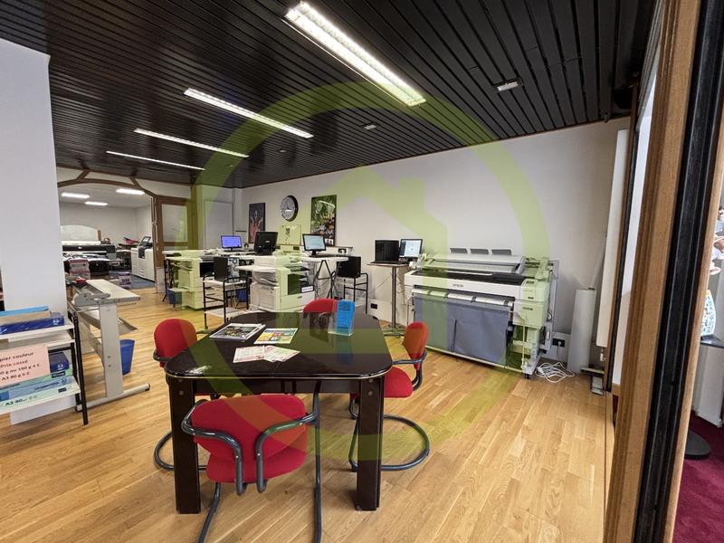 Local d'activités - 120 m² - 2 pièces