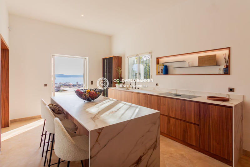 Maison - 264 m² - 6 pièces