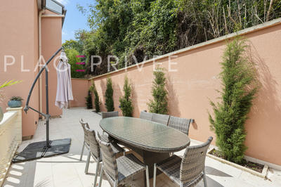 Maison - 218 m² - 8 pièces