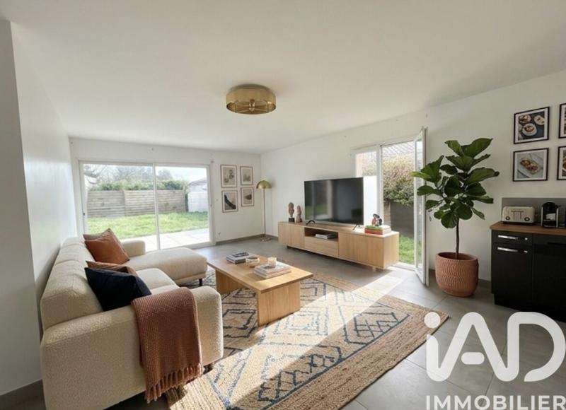 Maison - 94 m² - 5 pièces