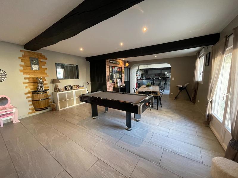 Maison - 216 m² - 5 pièces