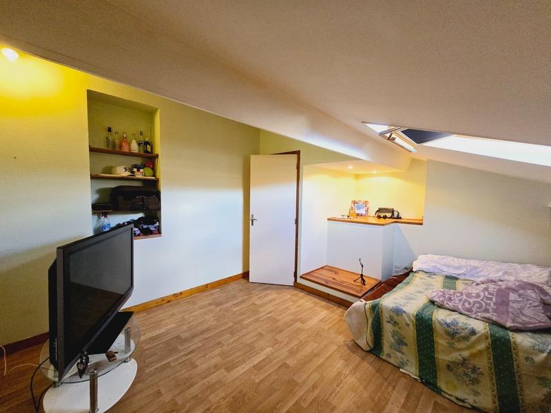 Immeuble - 98 m² - 5 pièces