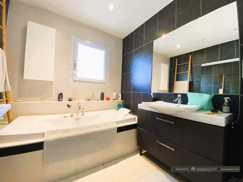 Maison traditionnelle - 113 m² - 4 pièces