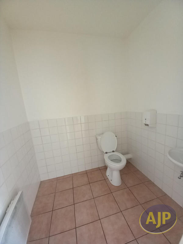 Local commercial - 72 m² - 3 pièces