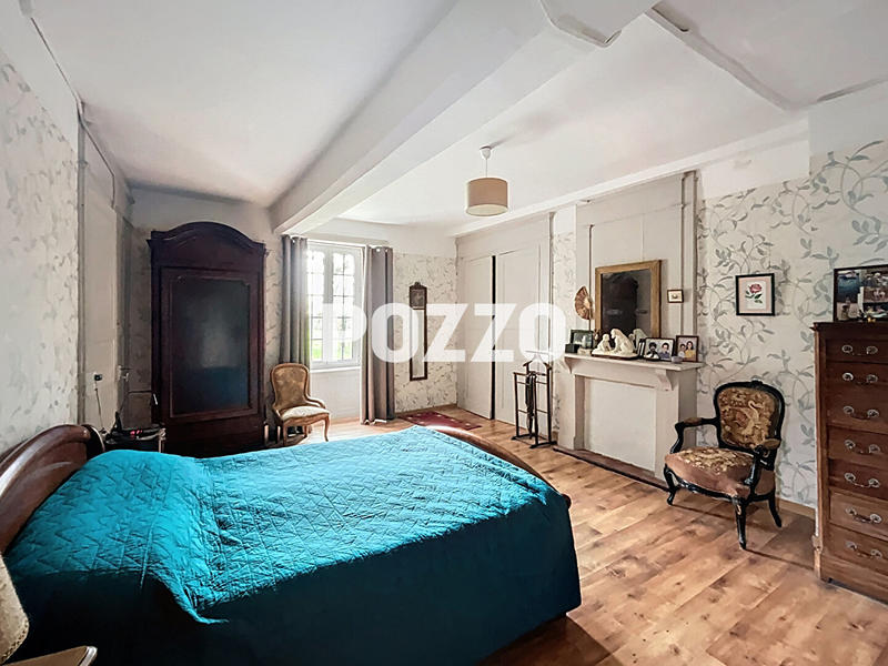 Maison - 510 m² - 14 pièces