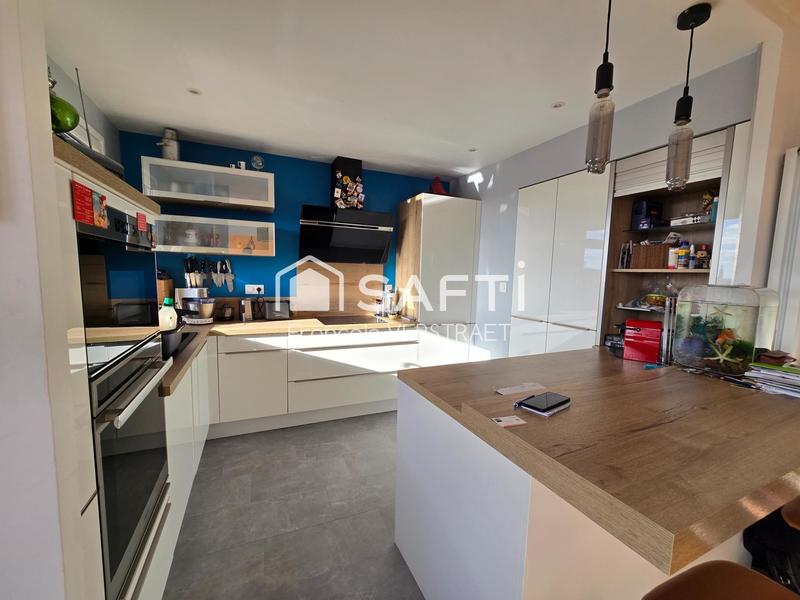 Appartement - 100 m² - 6 pièces