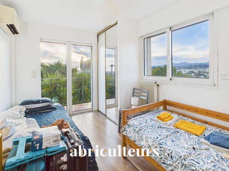 Maison ancienne - 173 m² - 7 pièces