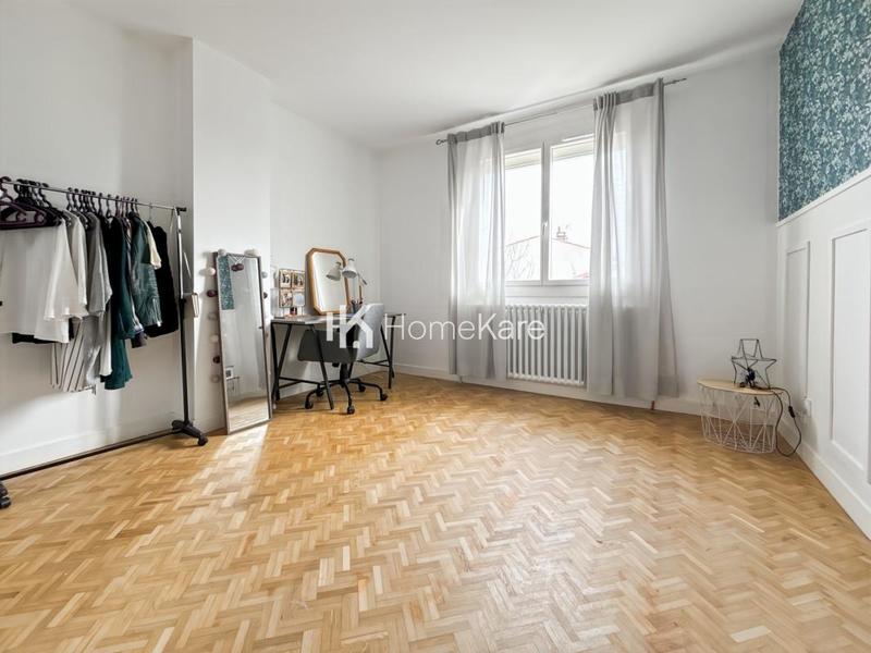 Maison - 211 m² - 6 pièces