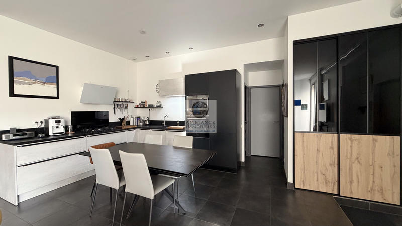 Appartement - 99 m² - 5 pièces